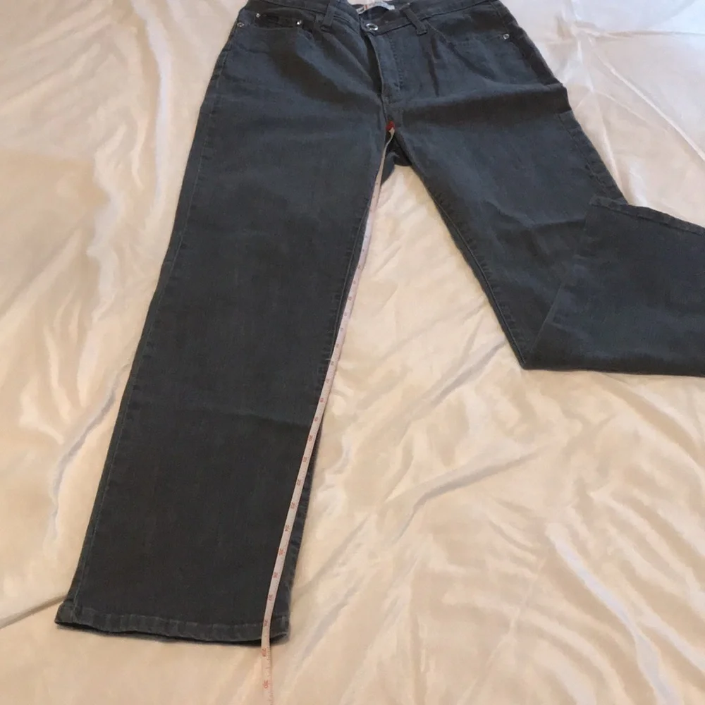 LEE—Classic Fit—AT THE WAIST—Black Lightweight Denim Jeans—Size 10 Short